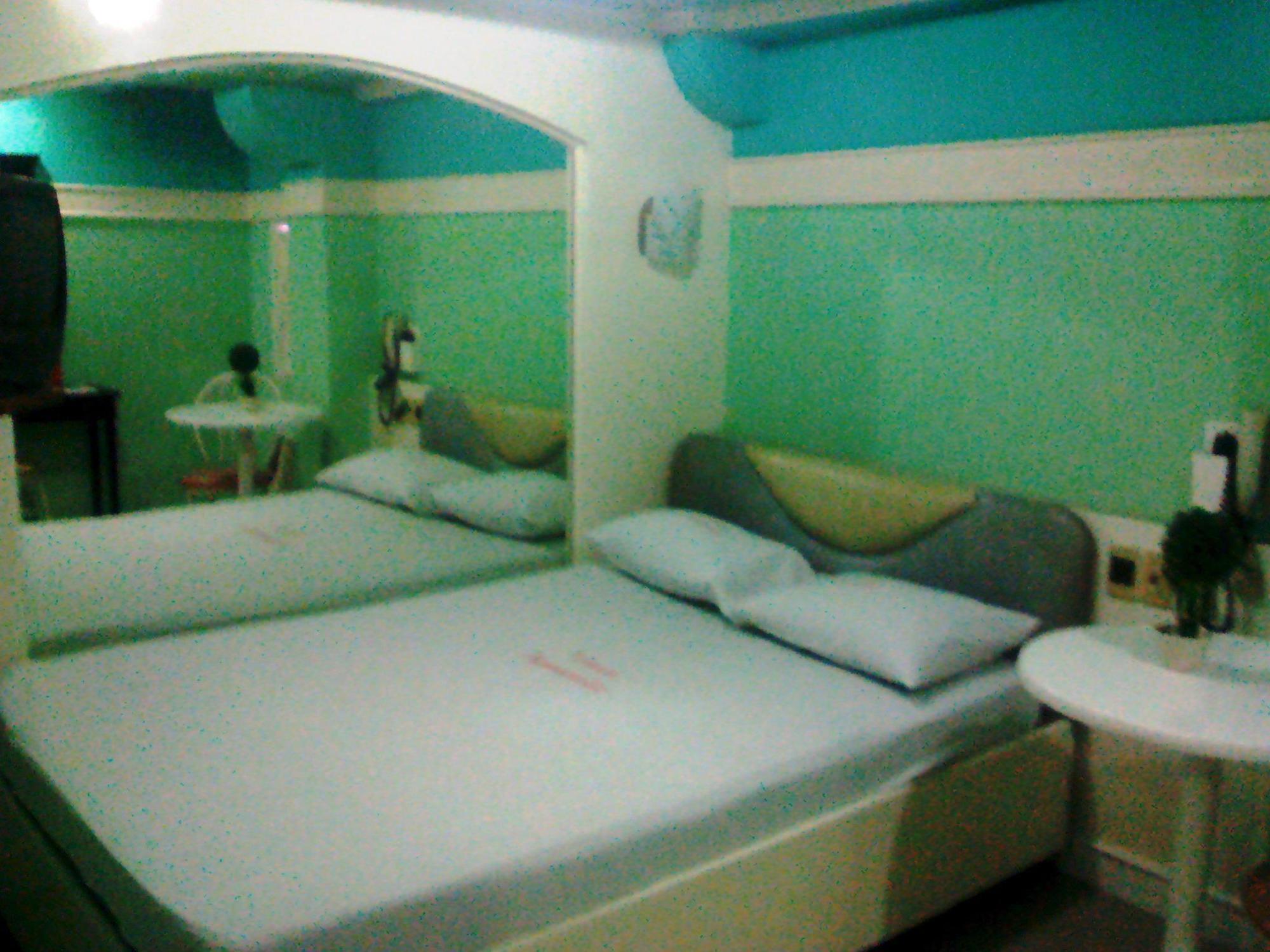 Vista Apartelle Makati City Exterior foto