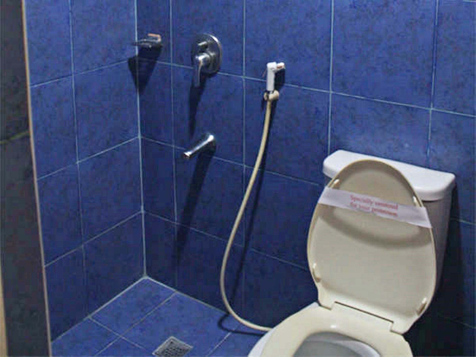 Vista Apartelle Makati City Exterior foto