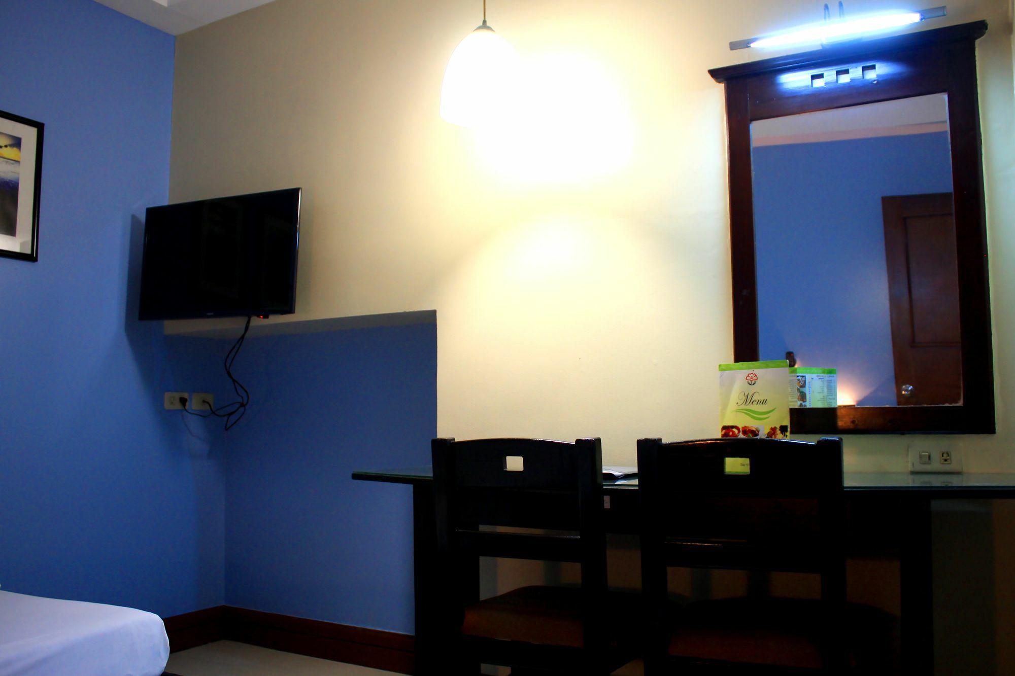 Vista Apartelle Makati City Exterior foto